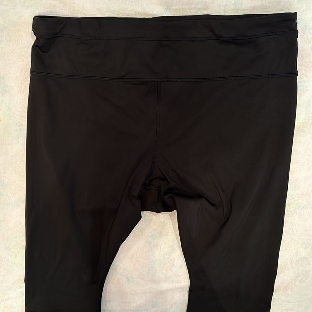 Athleta Accelerate Crop Black Leggings Size 3X Yoga Fitness Workout Exercise